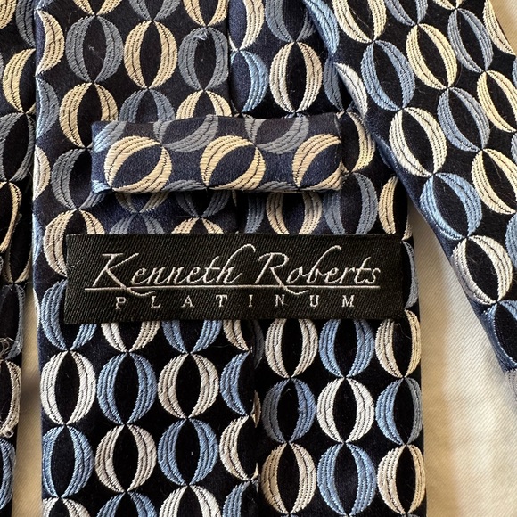 Bundle (3) NWOT Van Heusen, Zylos and Kenneth Roberts men’s ties - Picture 5 of 16